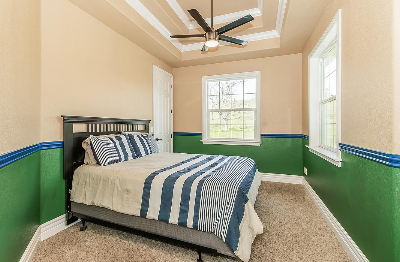 14505 Blue Drake Ln, Prather, CA 93651