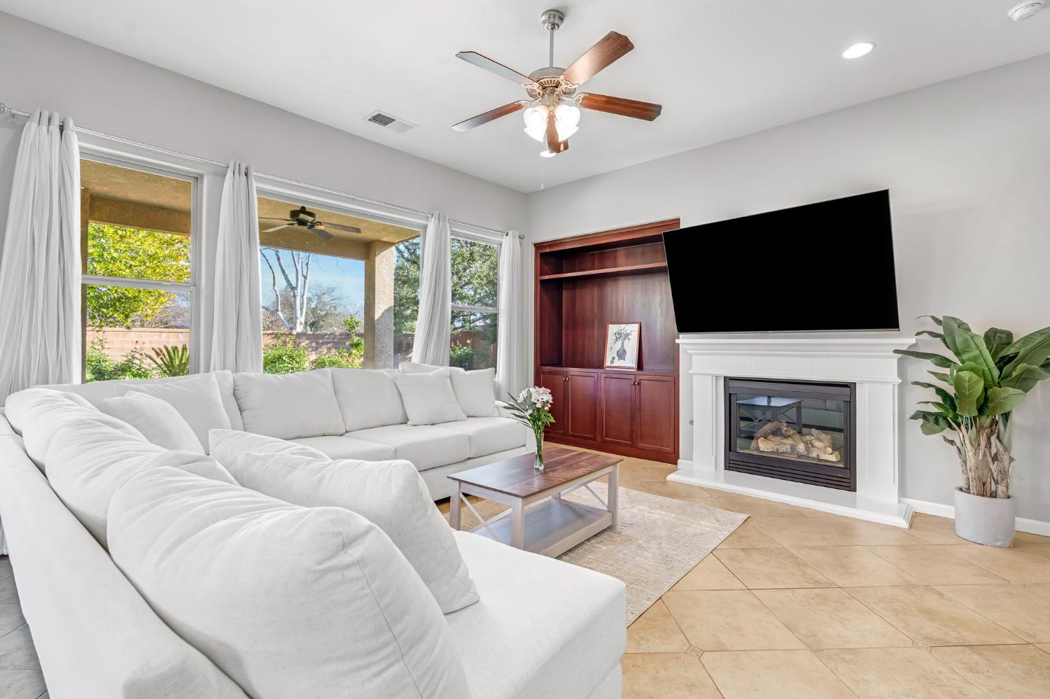 3316 N Leanna Ave, Fresno, CA 93737