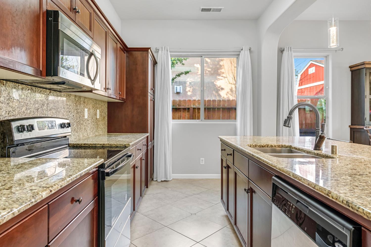 3316 N Leanna Ave, Fresno, CA 93737