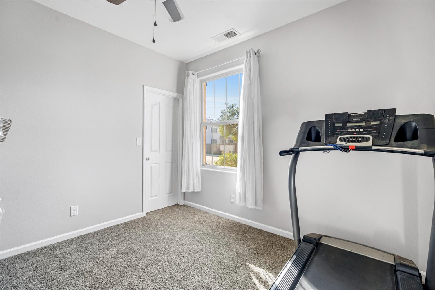 3316 N Leanna Ave, Fresno, CA 93737