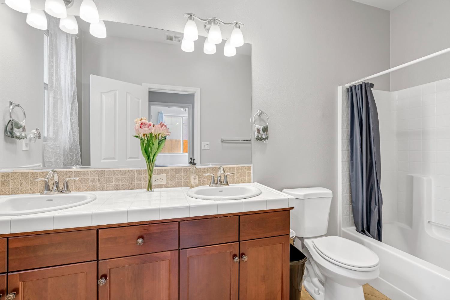 3316 N Leanna Ave, Fresno, CA 93737