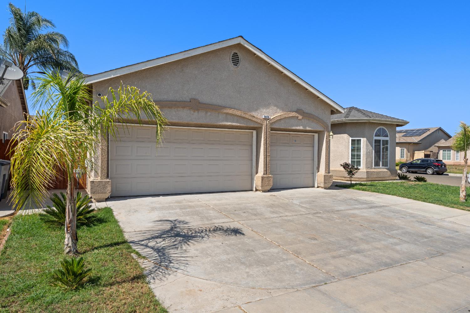 5876 W Acacia Ave, Fresno, CA 93722