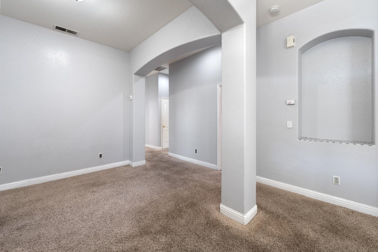 5876 W Acacia Ave, Fresno, CA 93722