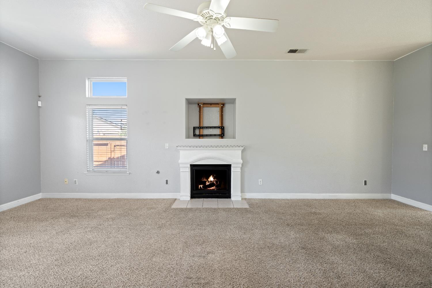 5876 W Acacia Ave, Fresno, CA 93722