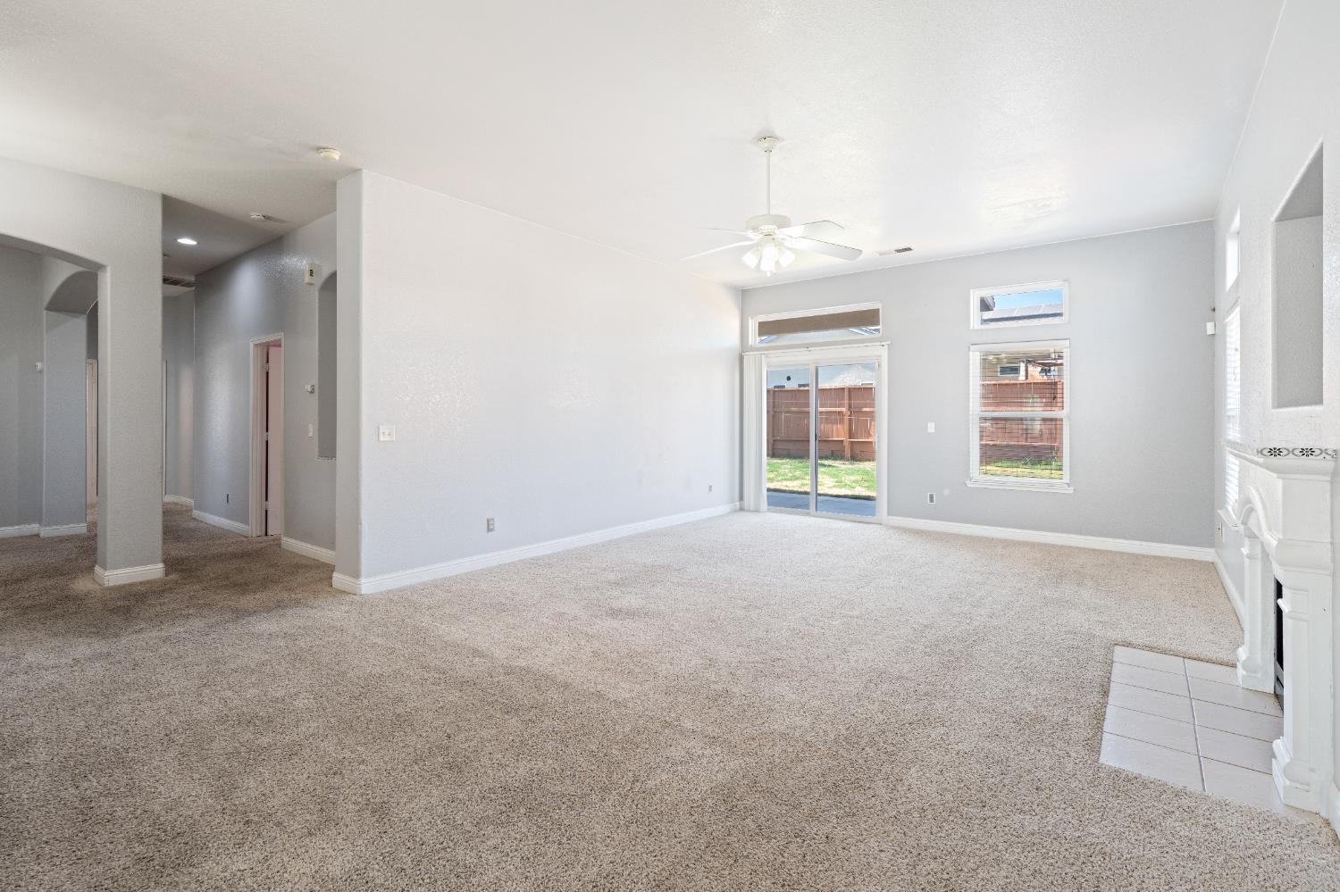 5876 W Acacia Ave, Fresno, CA 93722