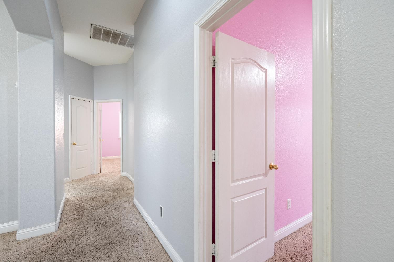 5876 W Acacia Ave, Fresno, CA 93722