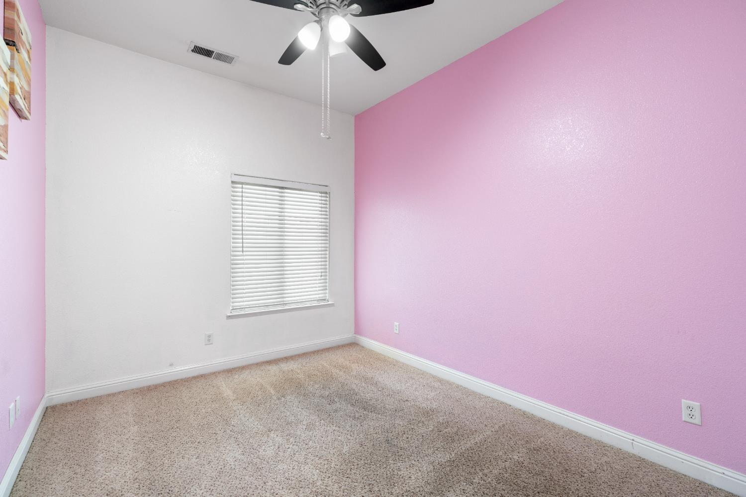 5876 W Acacia Ave, Fresno, CA 93722