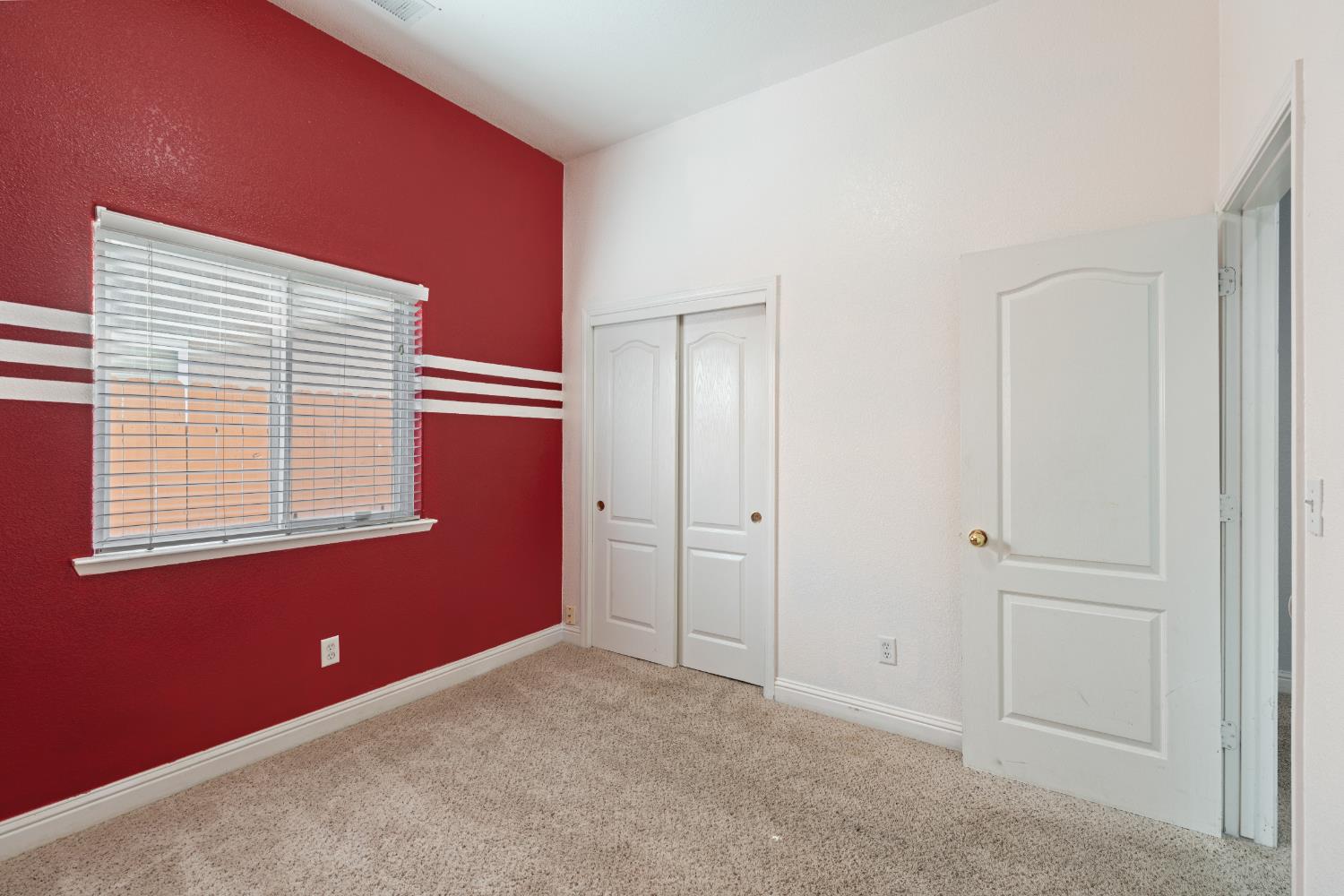 5876 W Acacia Ave, Fresno, CA 93722