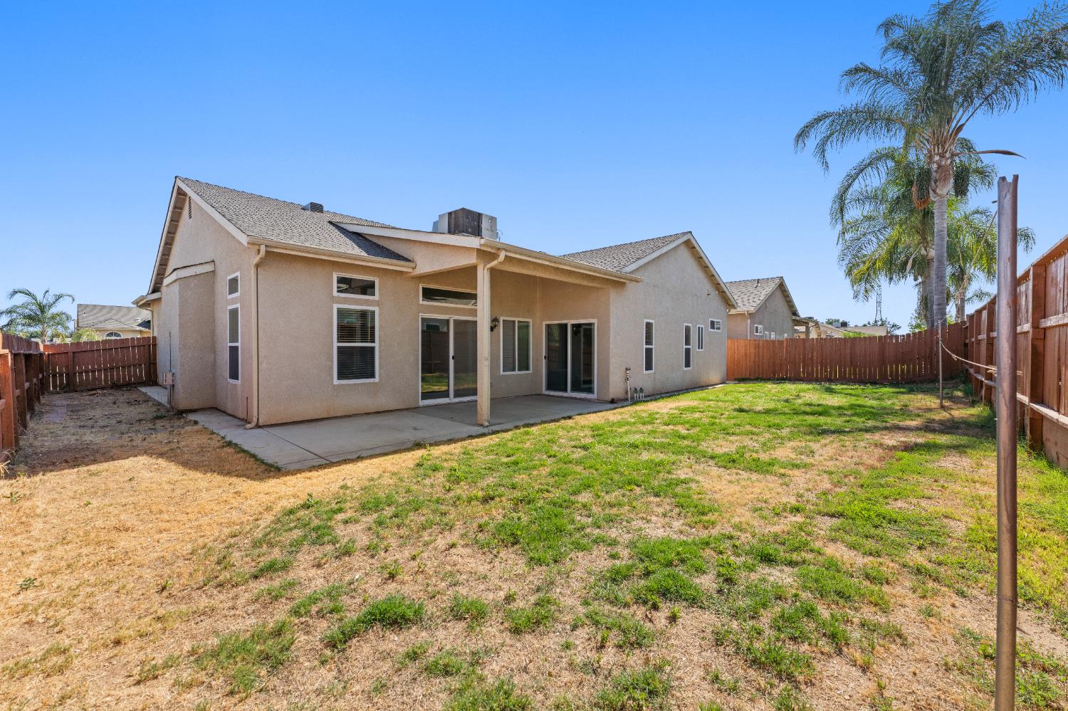 5876 W Acacia Ave, Fresno, CA 93722