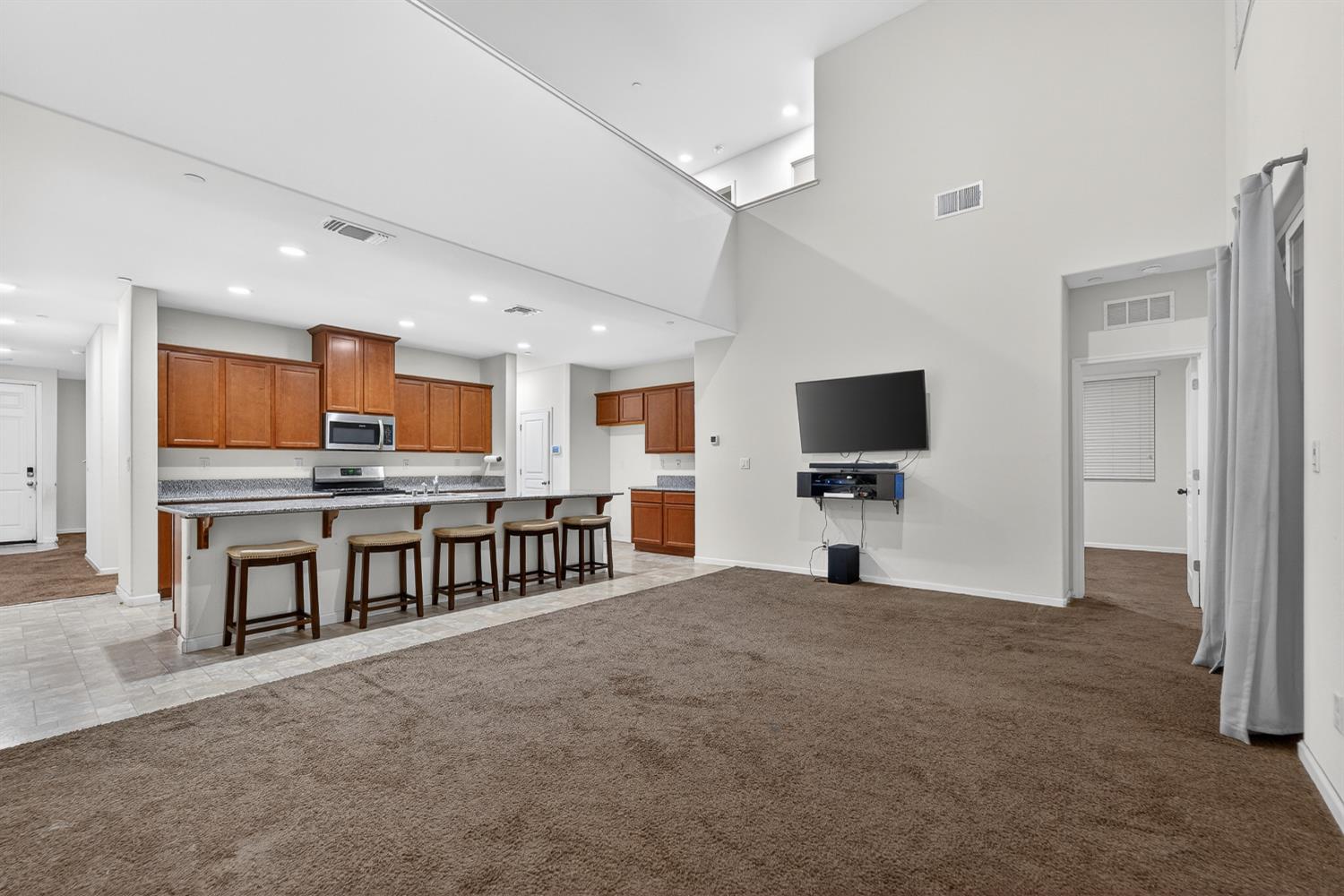 4910 E Alexander Ave, Fresno, CA 93725