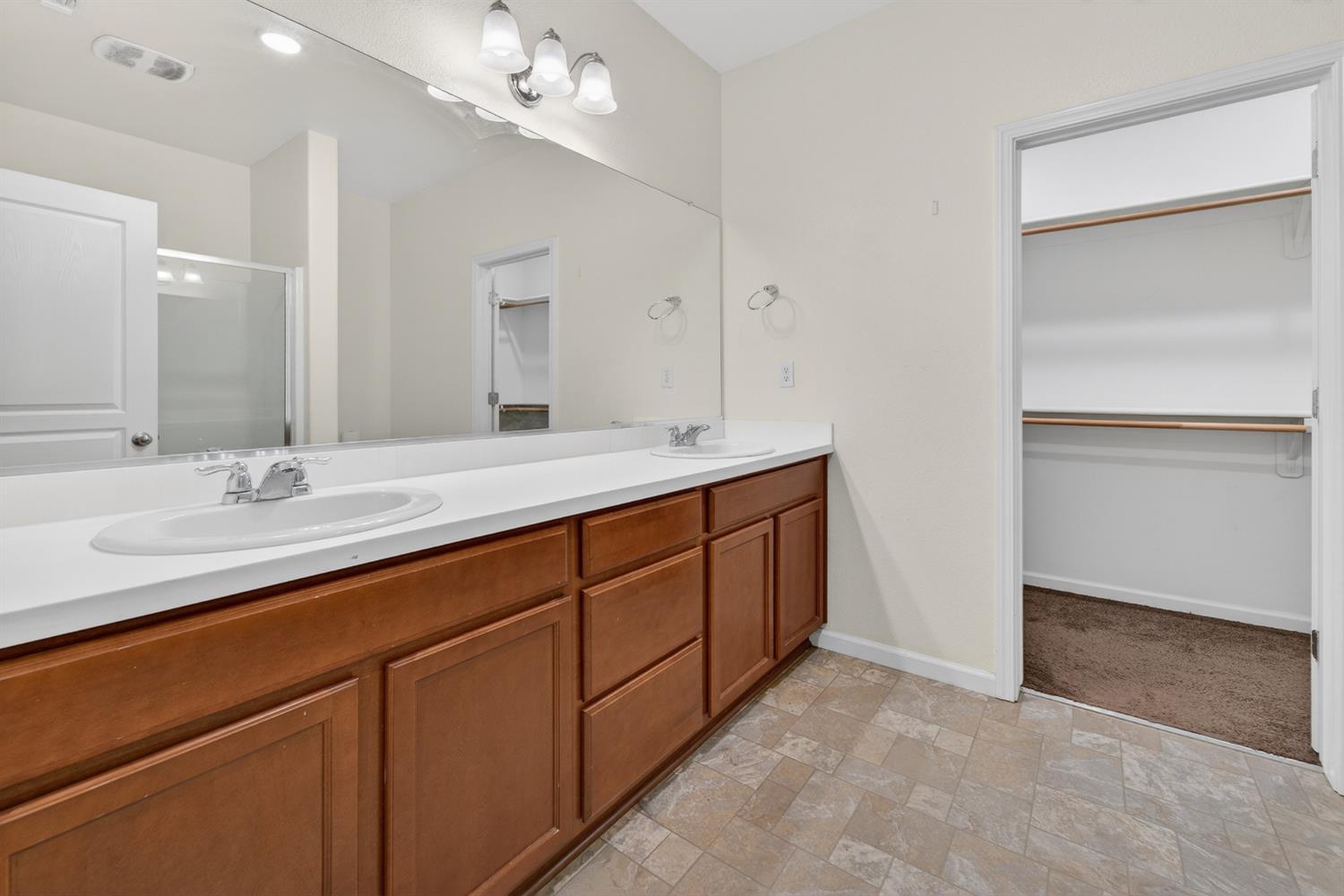 4910 E Alexander Ave, Fresno, CA 93725