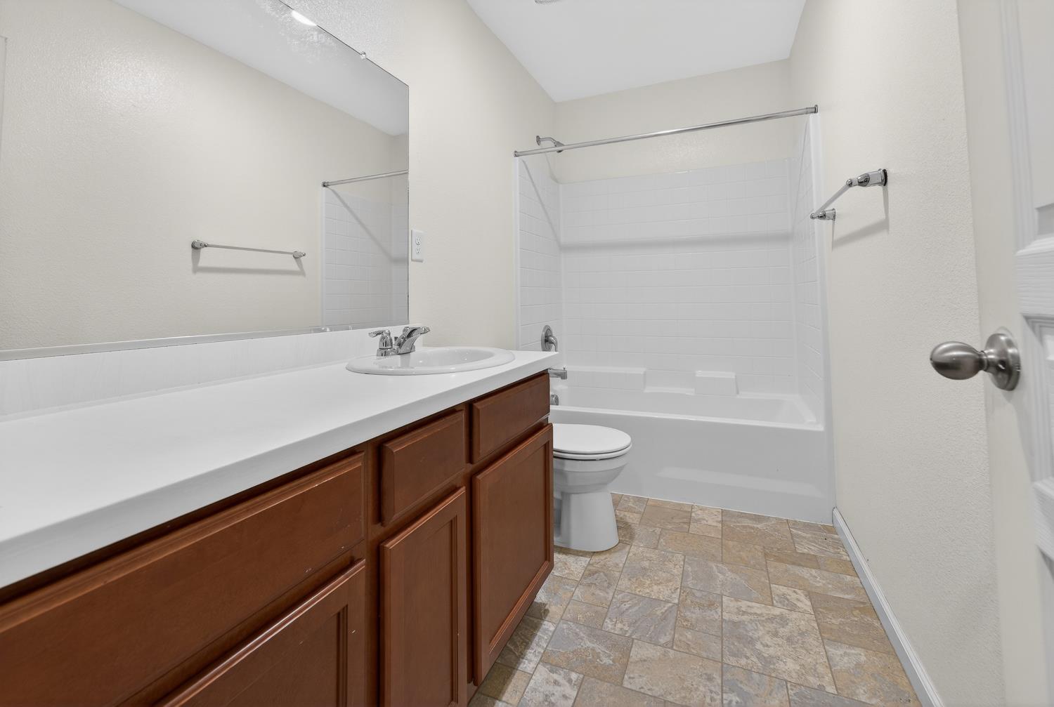 4910 E Alexander Ave, Fresno, CA 93725