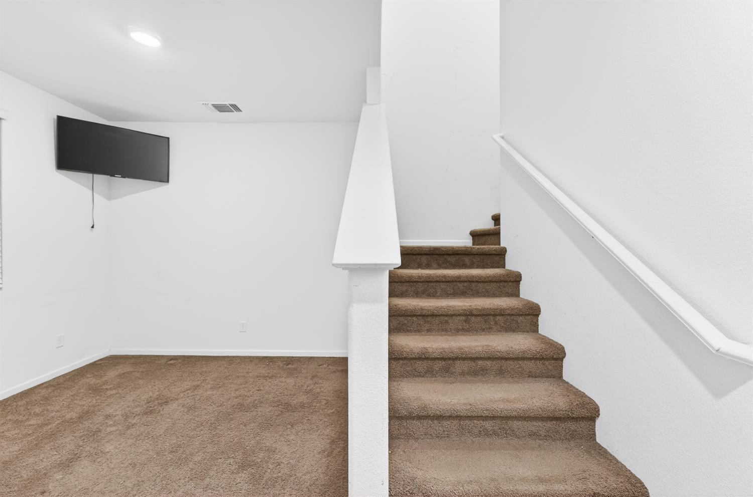 4910 E Alexander Ave, Fresno, CA 93725