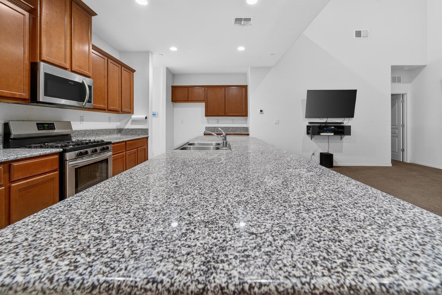 4910 E Alexander Ave, Fresno, CA 93725