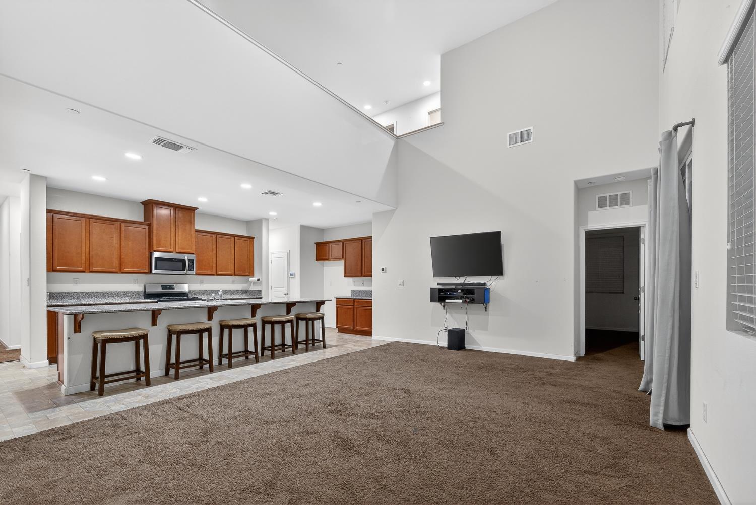 4910 E Alexander Ave, Fresno, CA 93725