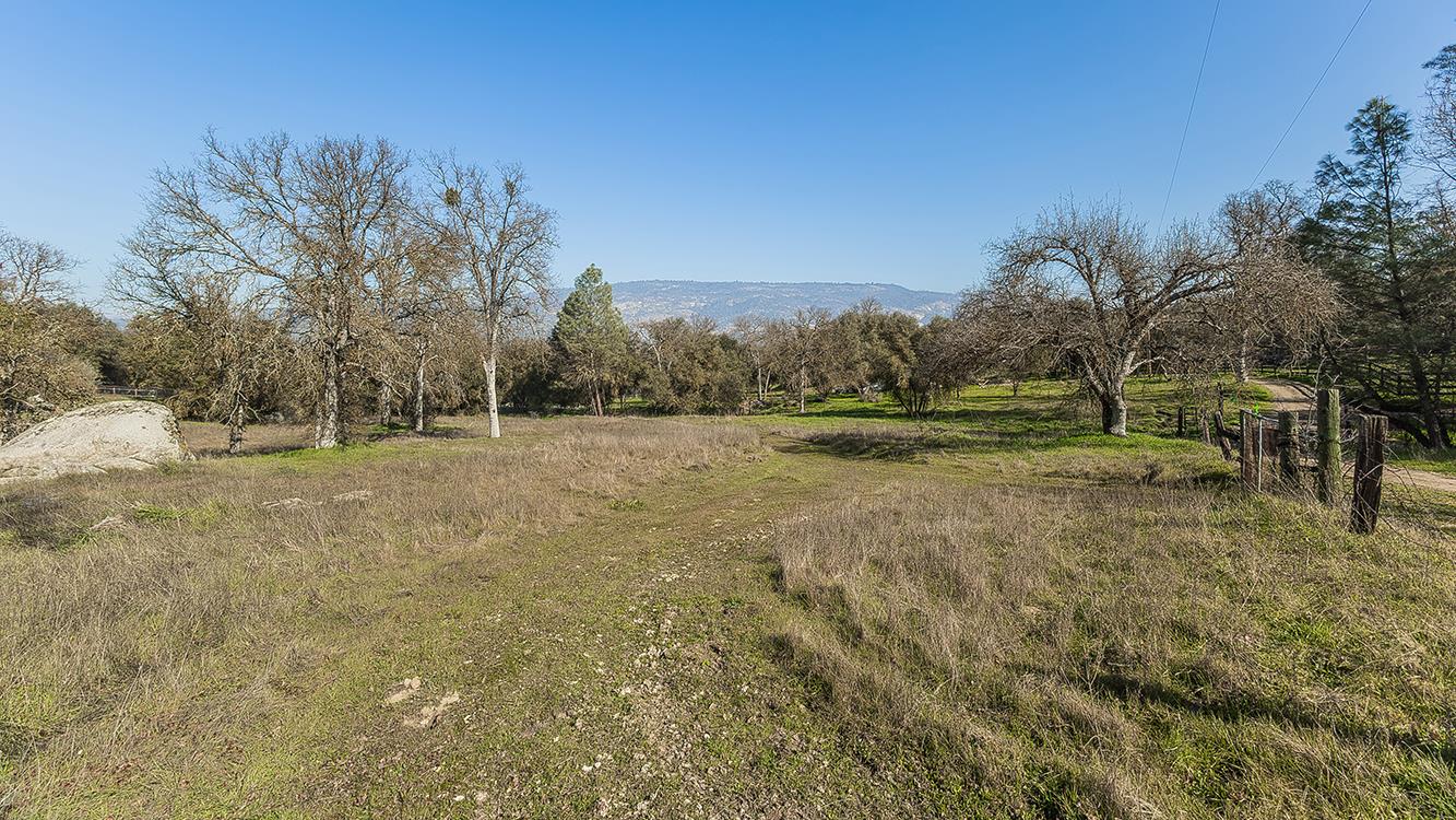 32150 Broken Arrow Ln, Auberry, CA 93602