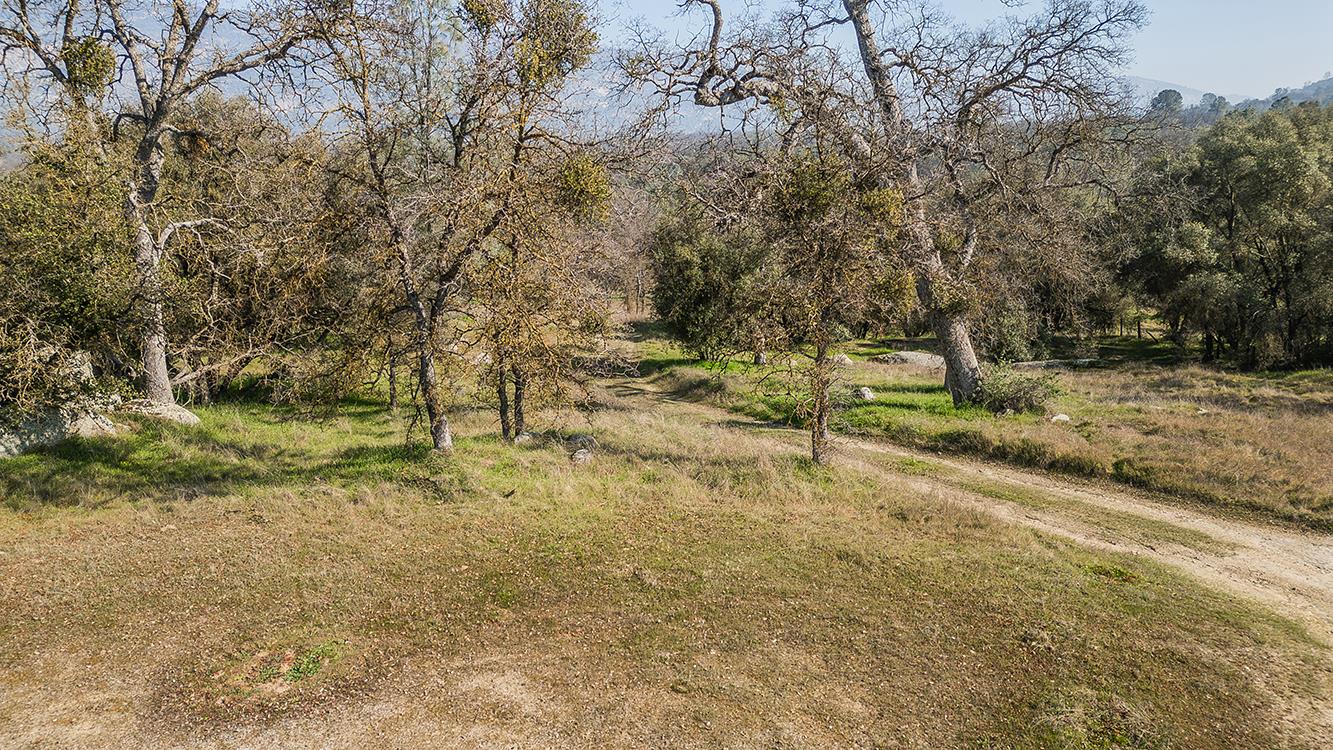 32150 Broken Arrow Ln, Auberry, CA 93602