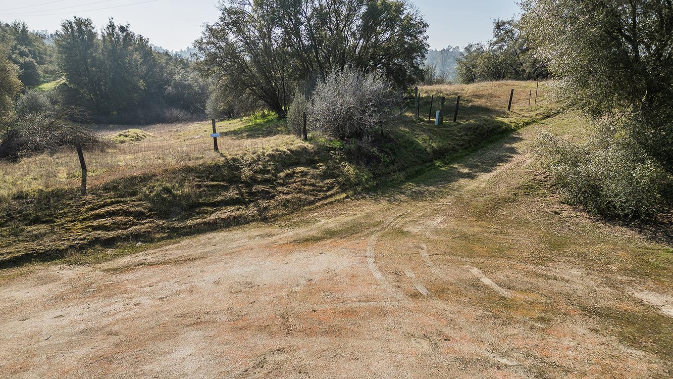 32150 Broken Arrow Ln, Auberry, CA 93602