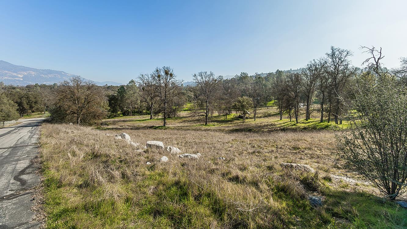 32150 Broken Arrow Ln, Auberry, CA 93602