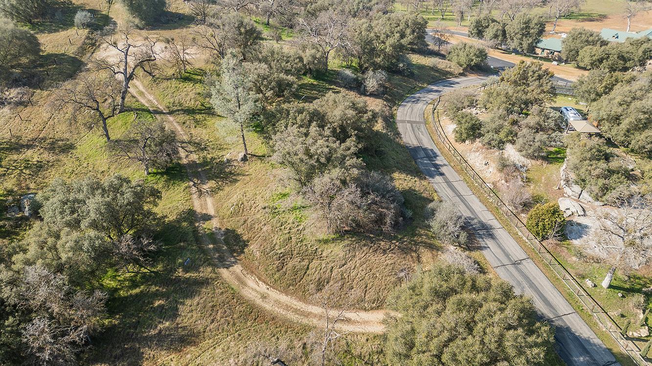 32150 Broken Arrow Ln, Auberry, CA 93602