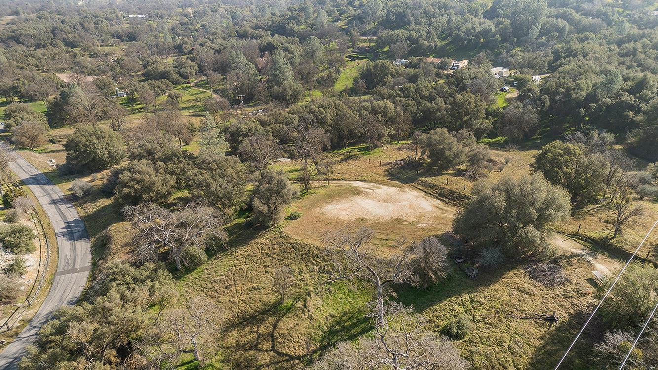 32150 Broken Arrow Ln, Auberry, CA 93602