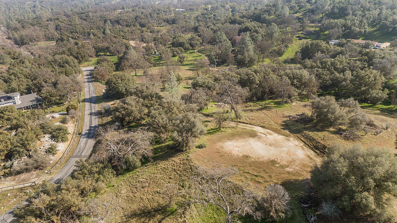 32150 Broken Arrow Ln, Auberry, CA 93602