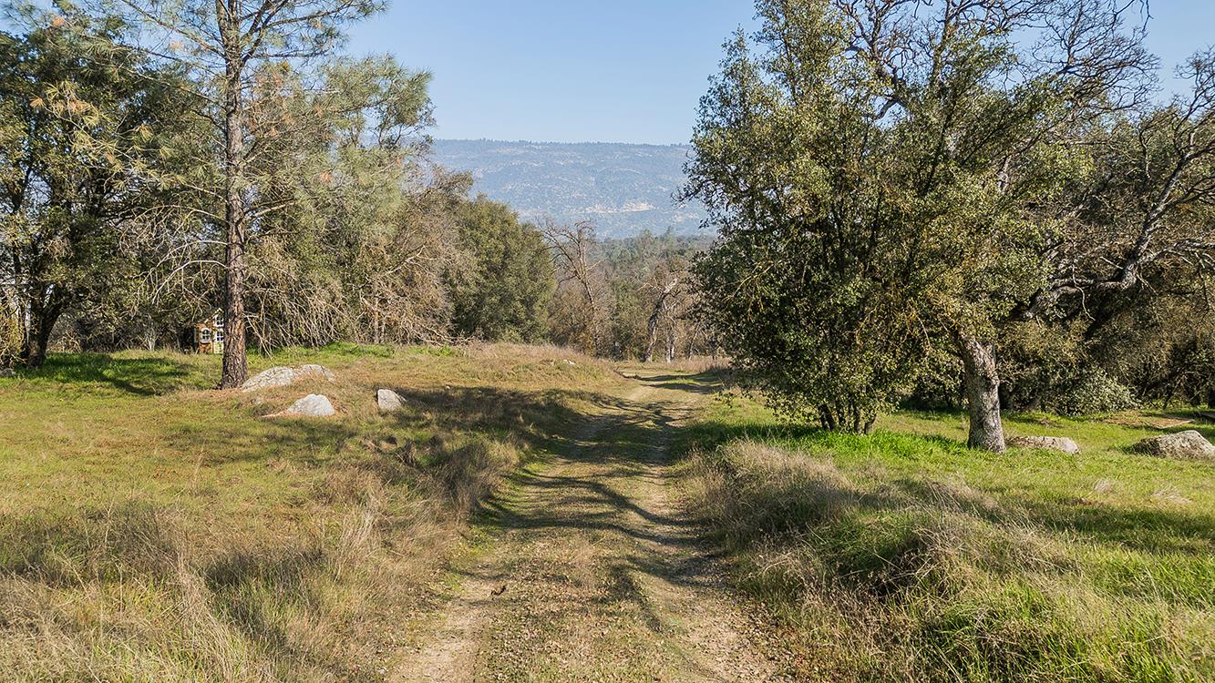 32150 Broken Arrow Ln, Auberry, CA 93602