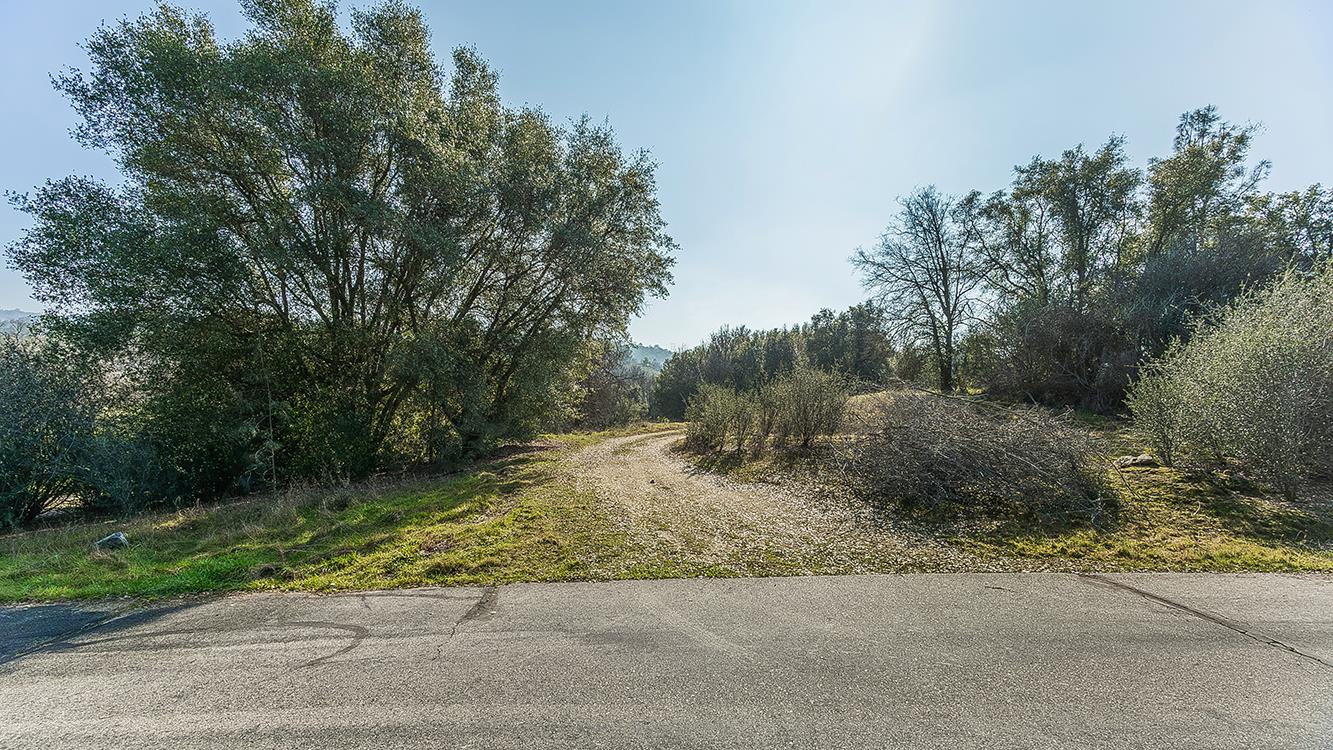 32150 Broken Arrow Ln, Auberry, CA 93602