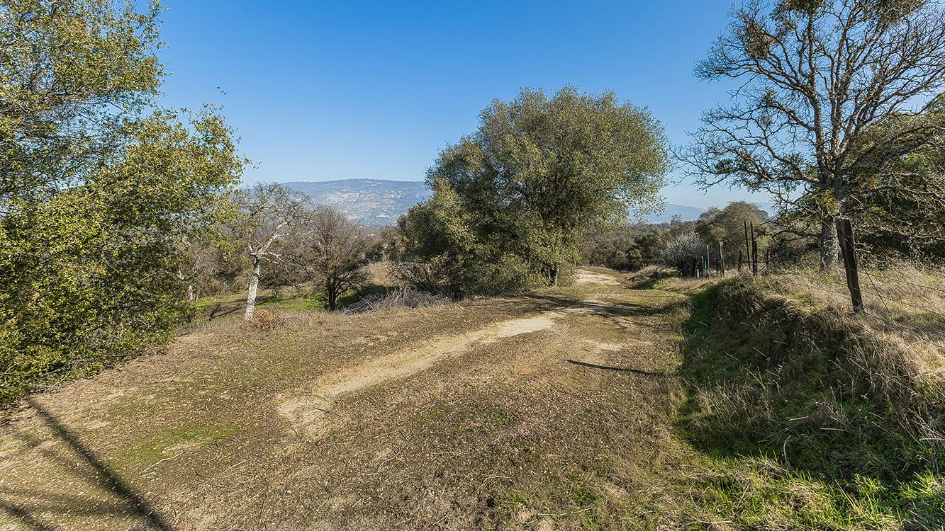32150 Broken Arrow Ln, Auberry, CA 93602