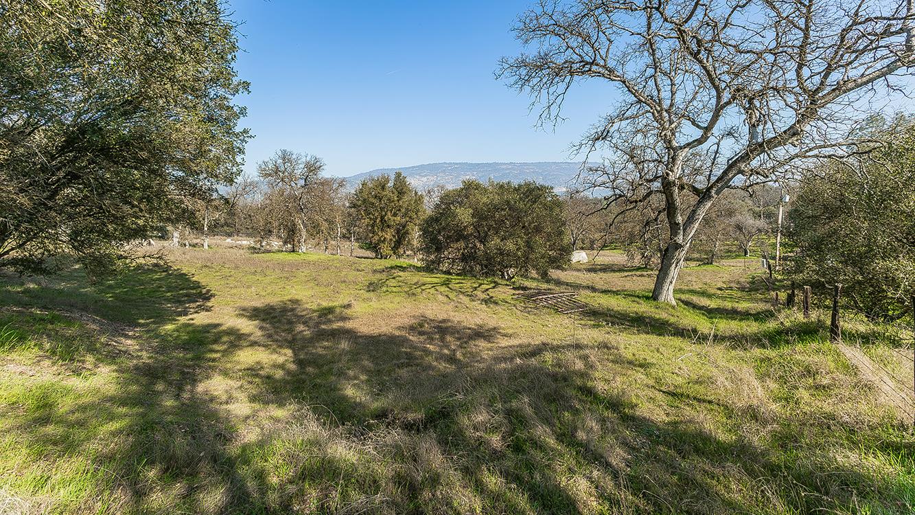 32150 Broken Arrow Ln, Auberry, CA 93602