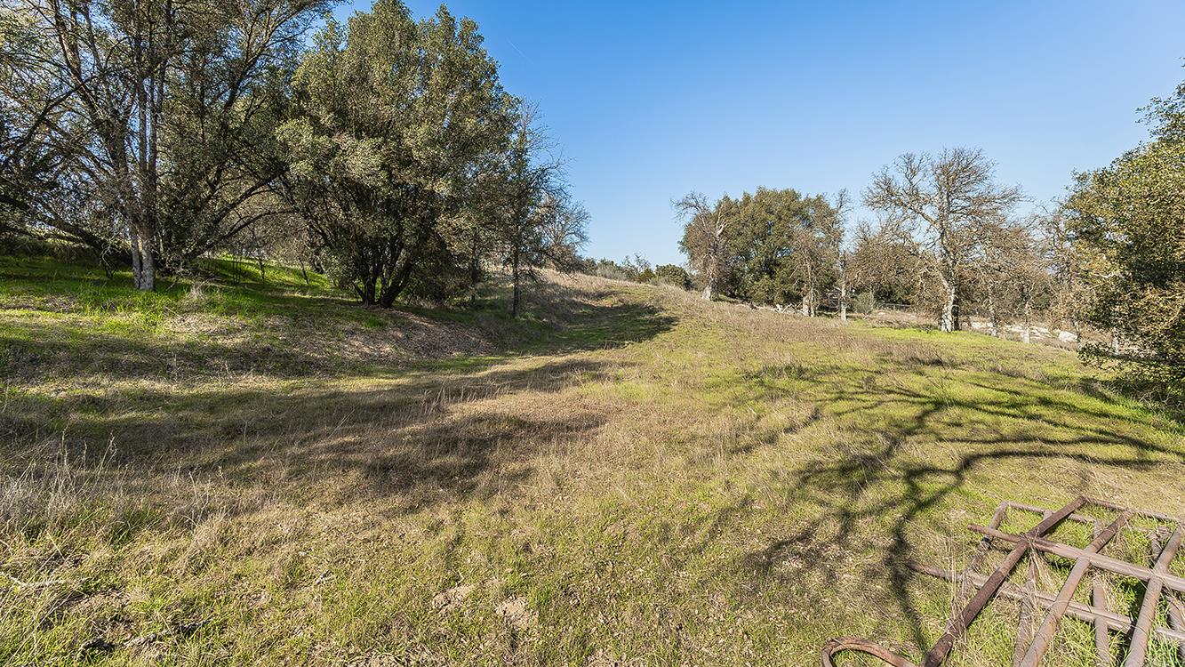 32150 Broken Arrow Ln, Auberry, CA 93602