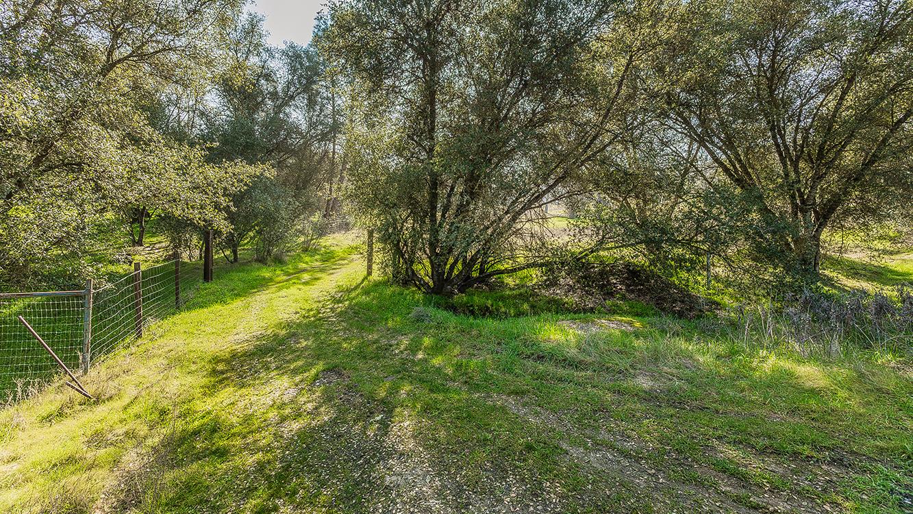 32150 Broken Arrow Ln, Auberry, CA 93602