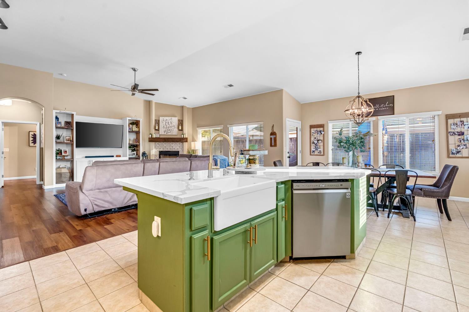 3710 Los Osos Ct, Madera, CA 93637