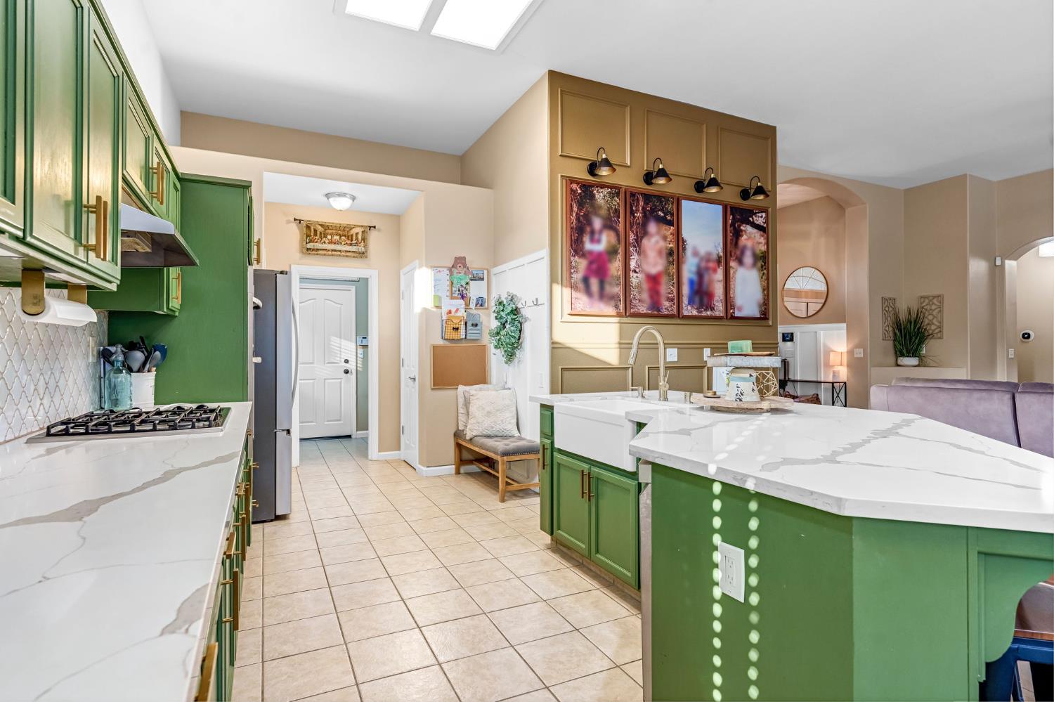 3710 Los Osos Ct, Madera, CA 93637