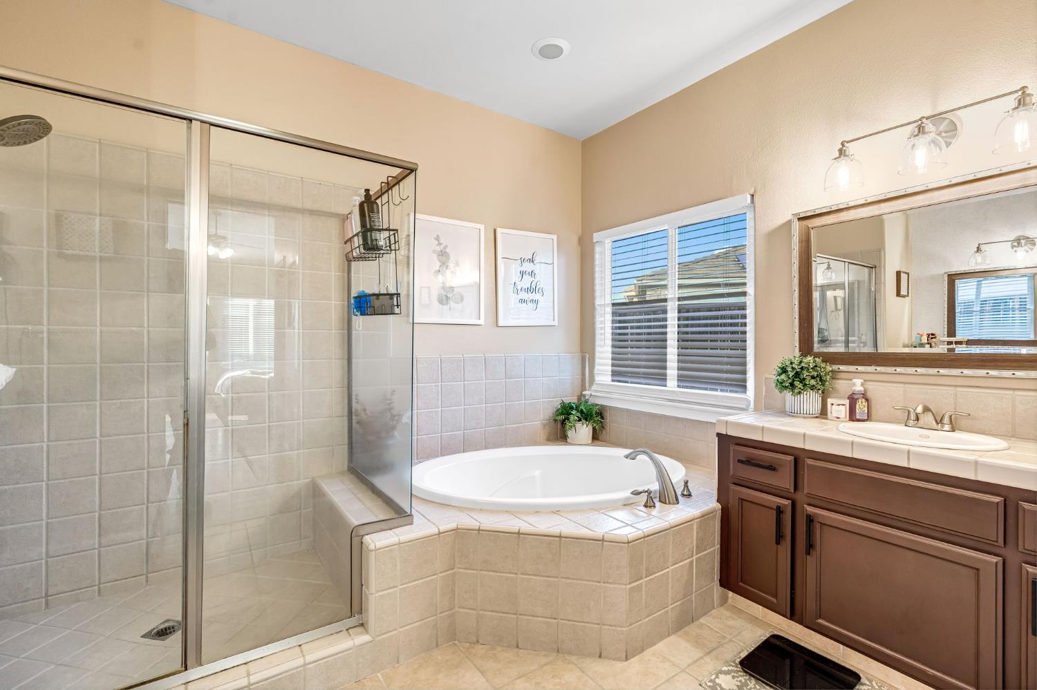 3710 Los Osos Ct, Madera, CA 93637