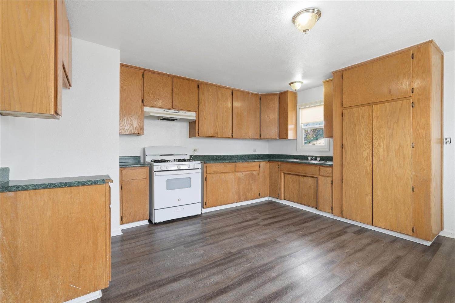 1431 E Shields Ave, Fresno, CA 93704