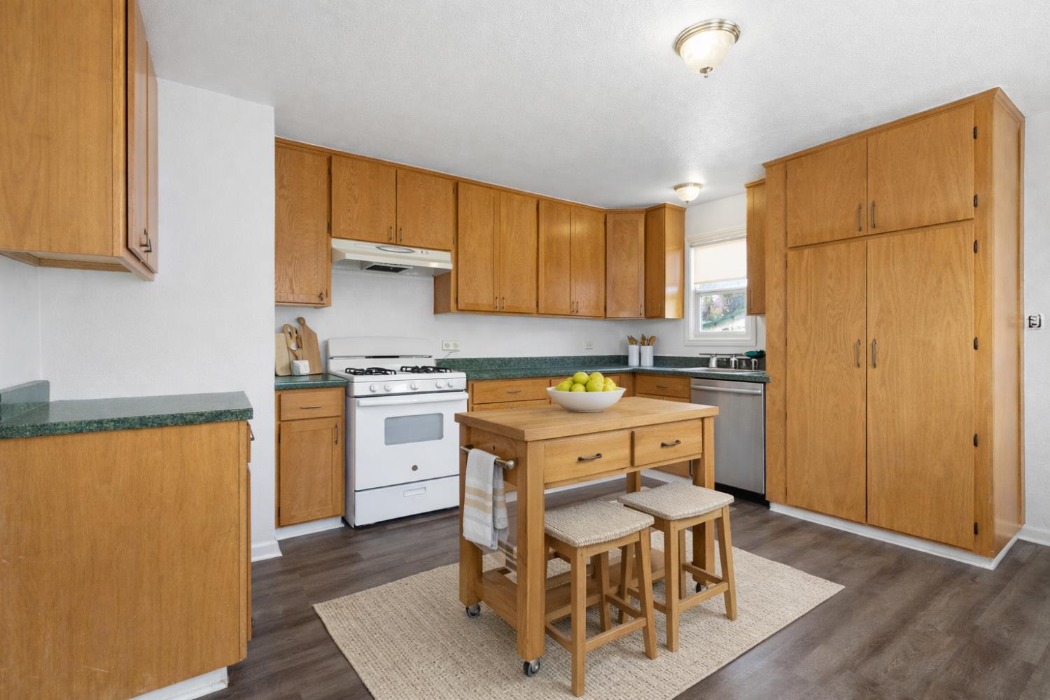 1431 E Shields Ave, Fresno, CA 93704