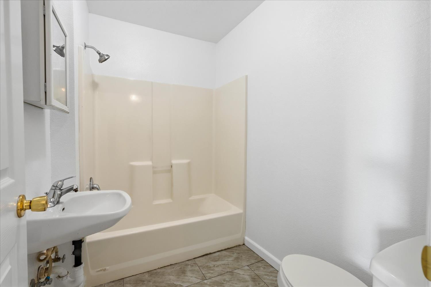 1431 E Shields Ave, Fresno, CA 93704