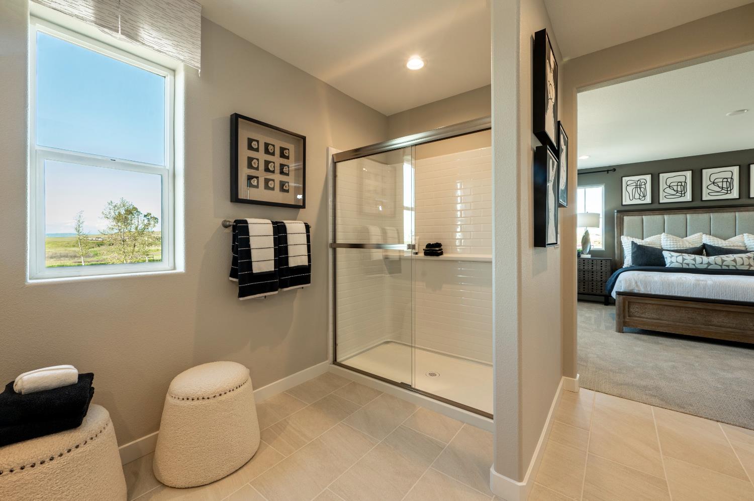 586 Ophelia Ave, Madera, CA 93636