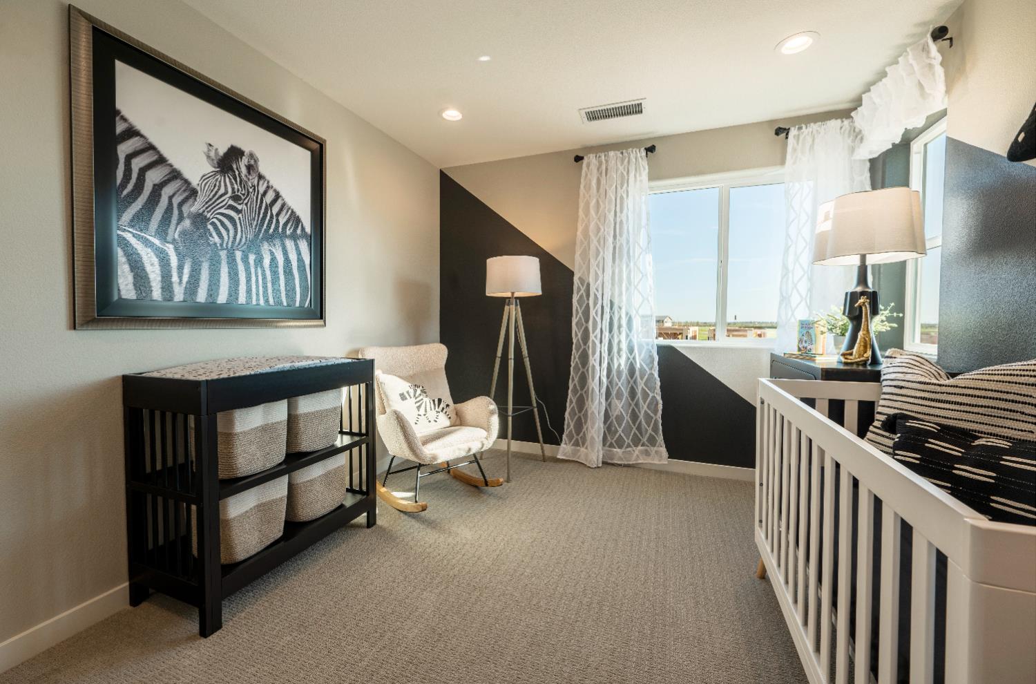 586 Ophelia Ave, Madera, CA 93636