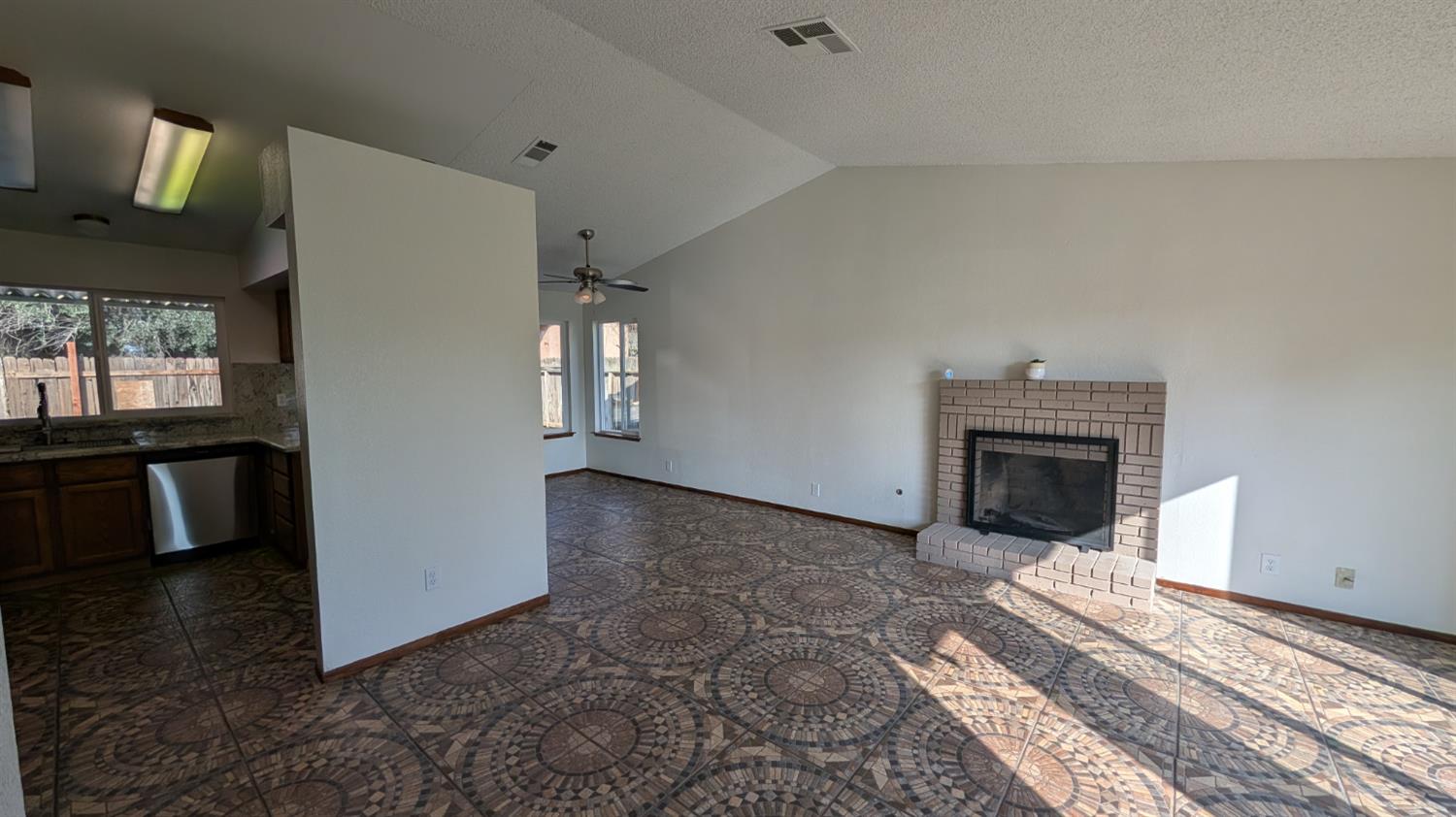 1637 Princeton Ave, Madera, CA 93637