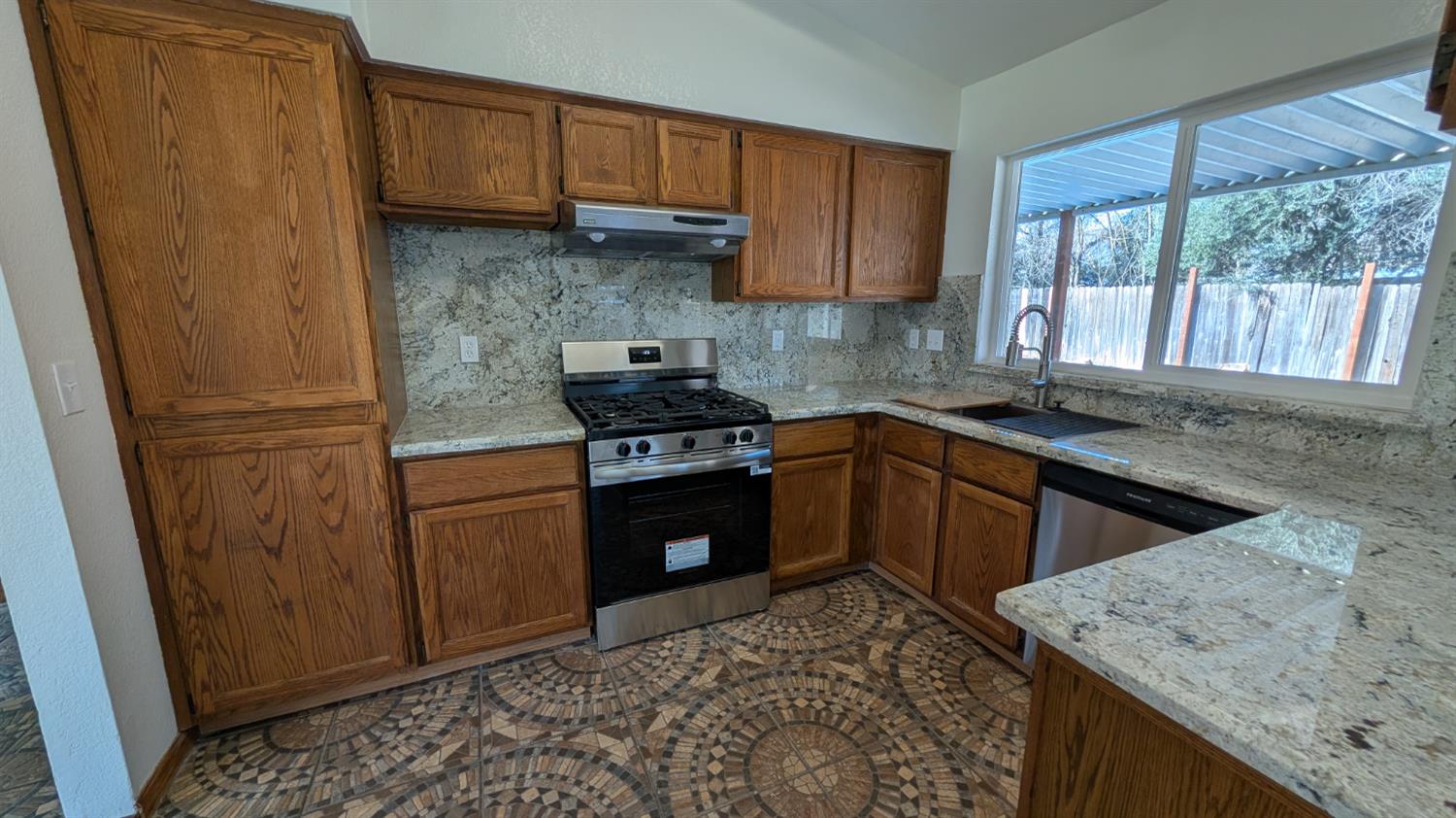 1637 Princeton Ave, Madera, CA 93637