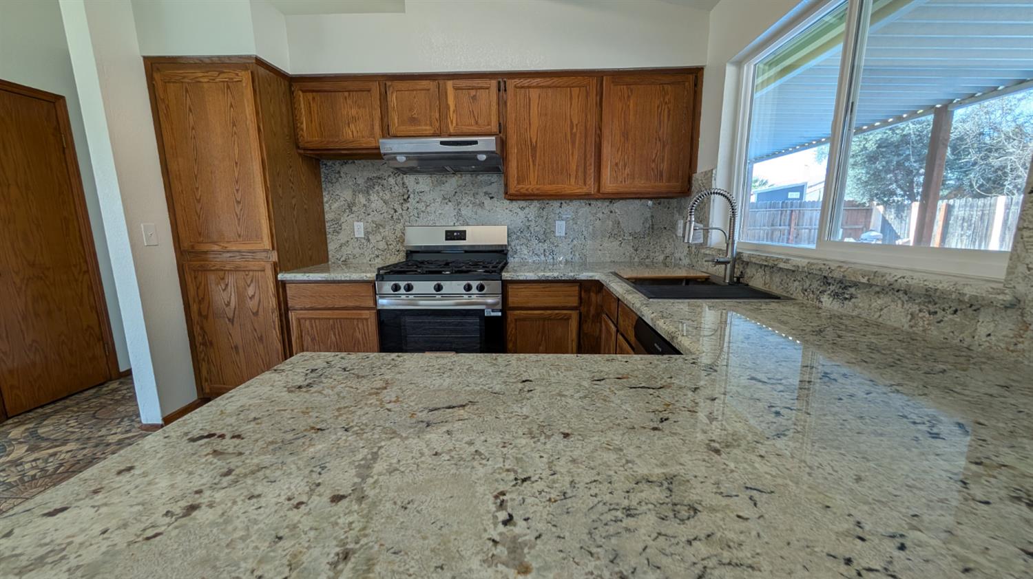 1637 Princeton Ave, Madera, CA 93637