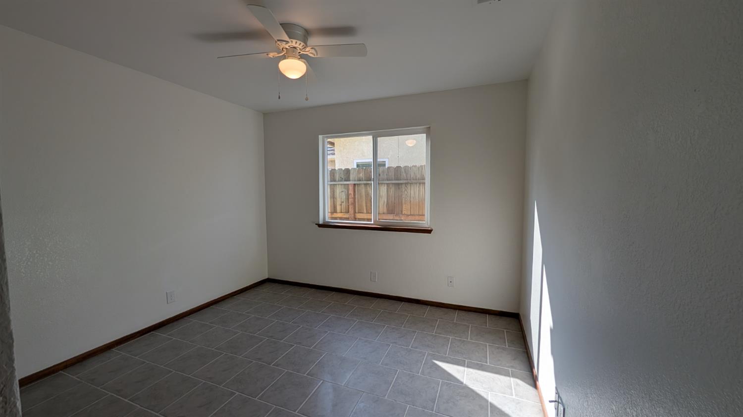 1637 Princeton Ave, Madera, CA 93637