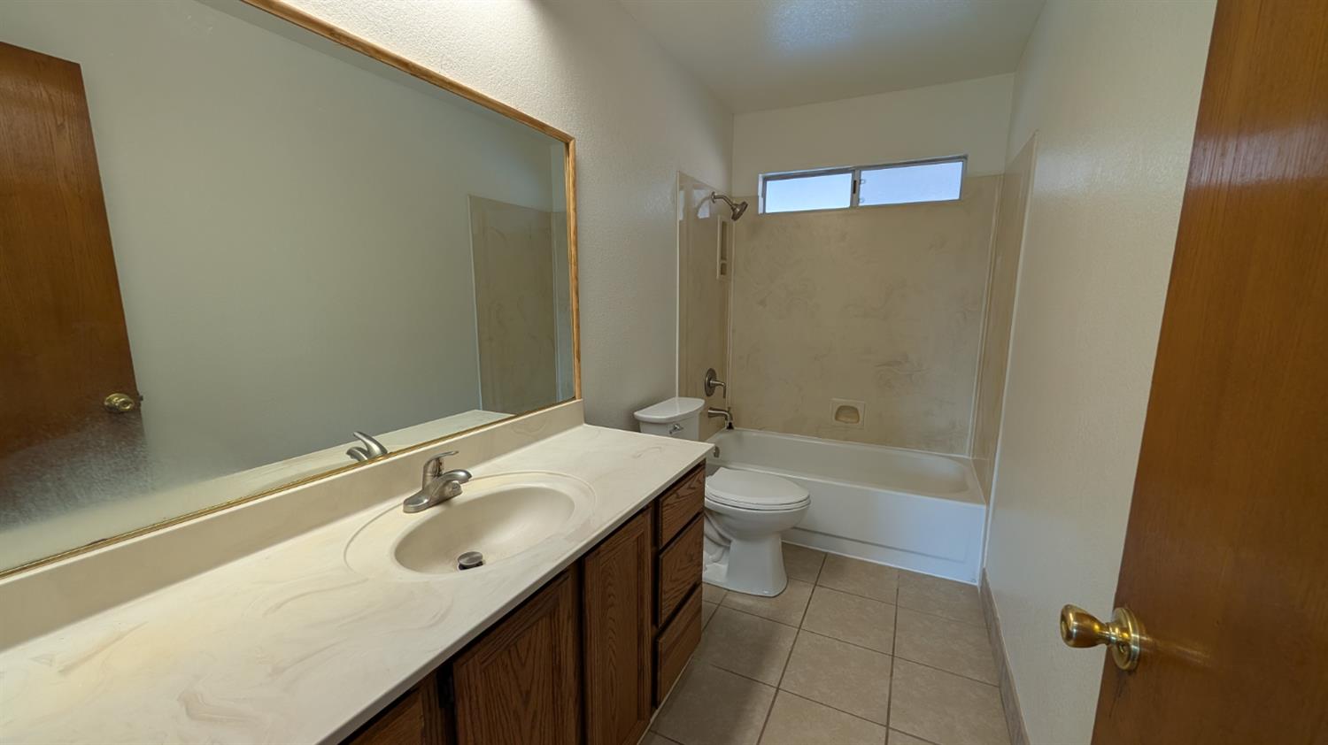 1637 Princeton Ave, Madera, CA 93637