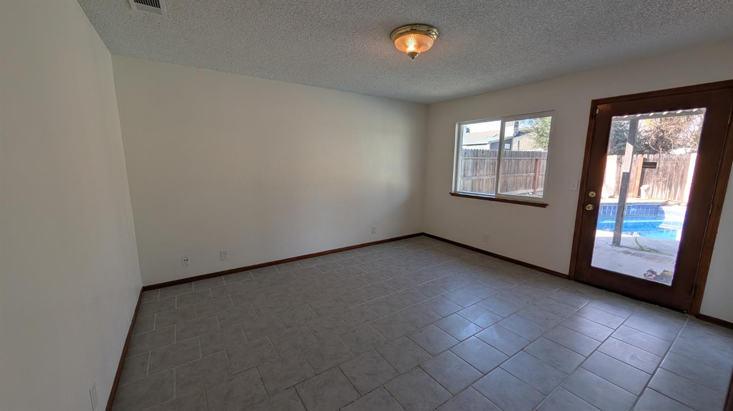 1637 Princeton Ave, Madera, CA 93637