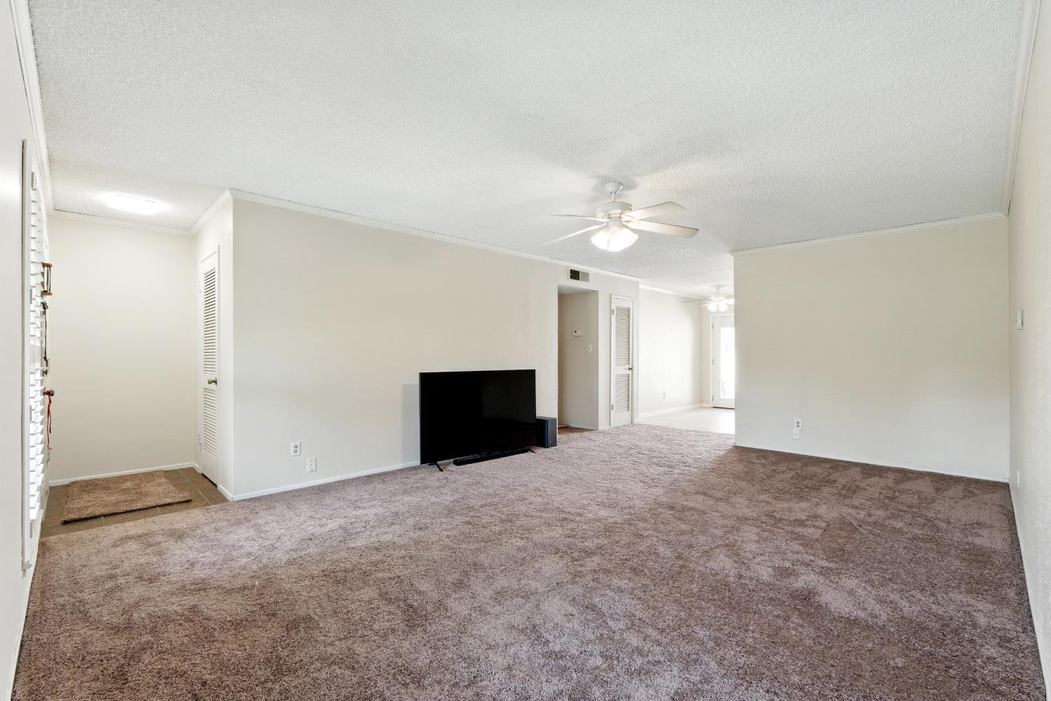 4849 N 7Th St #E, Fresno, CA 93726