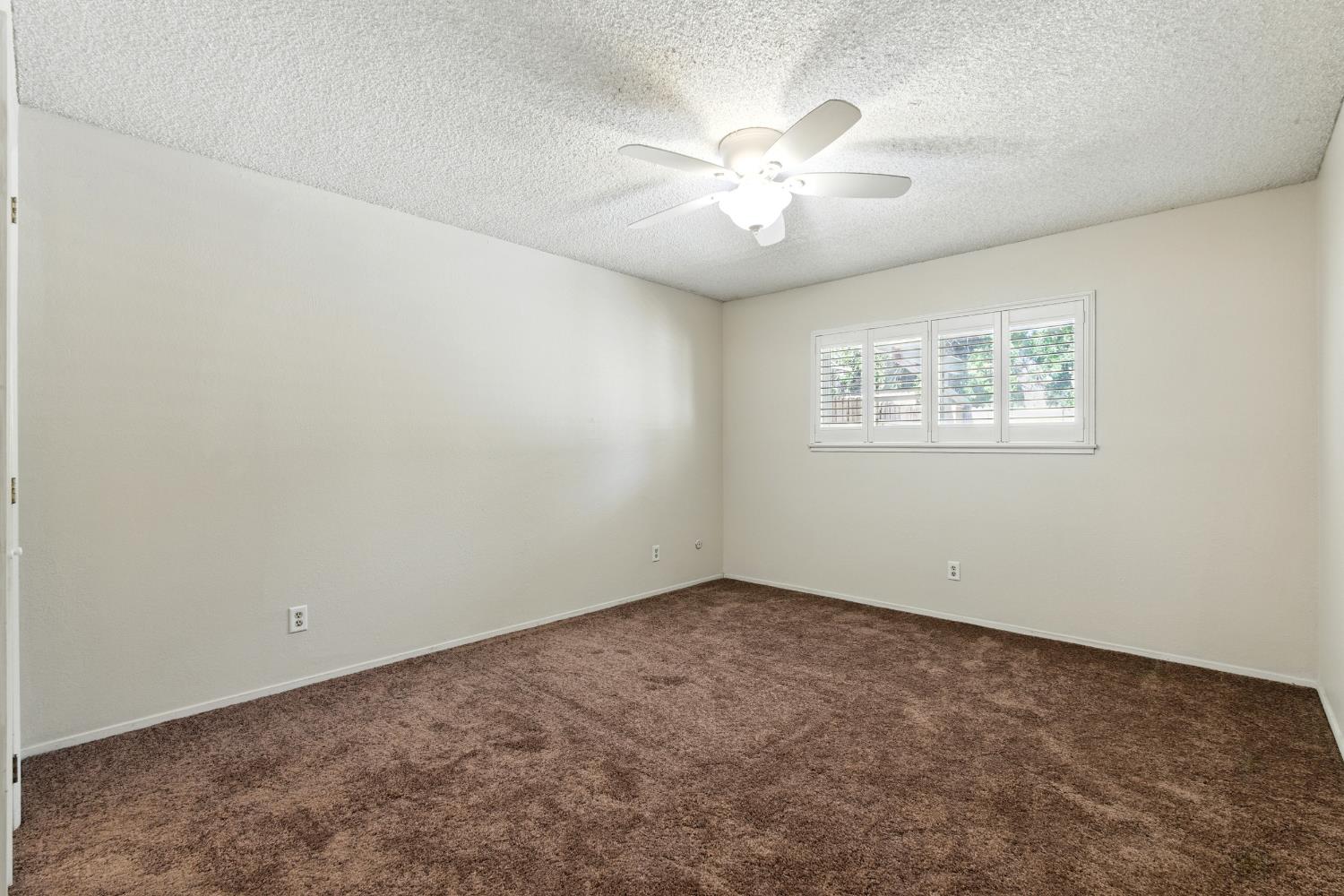 4849 N 7Th St #E, Fresno, CA 93726