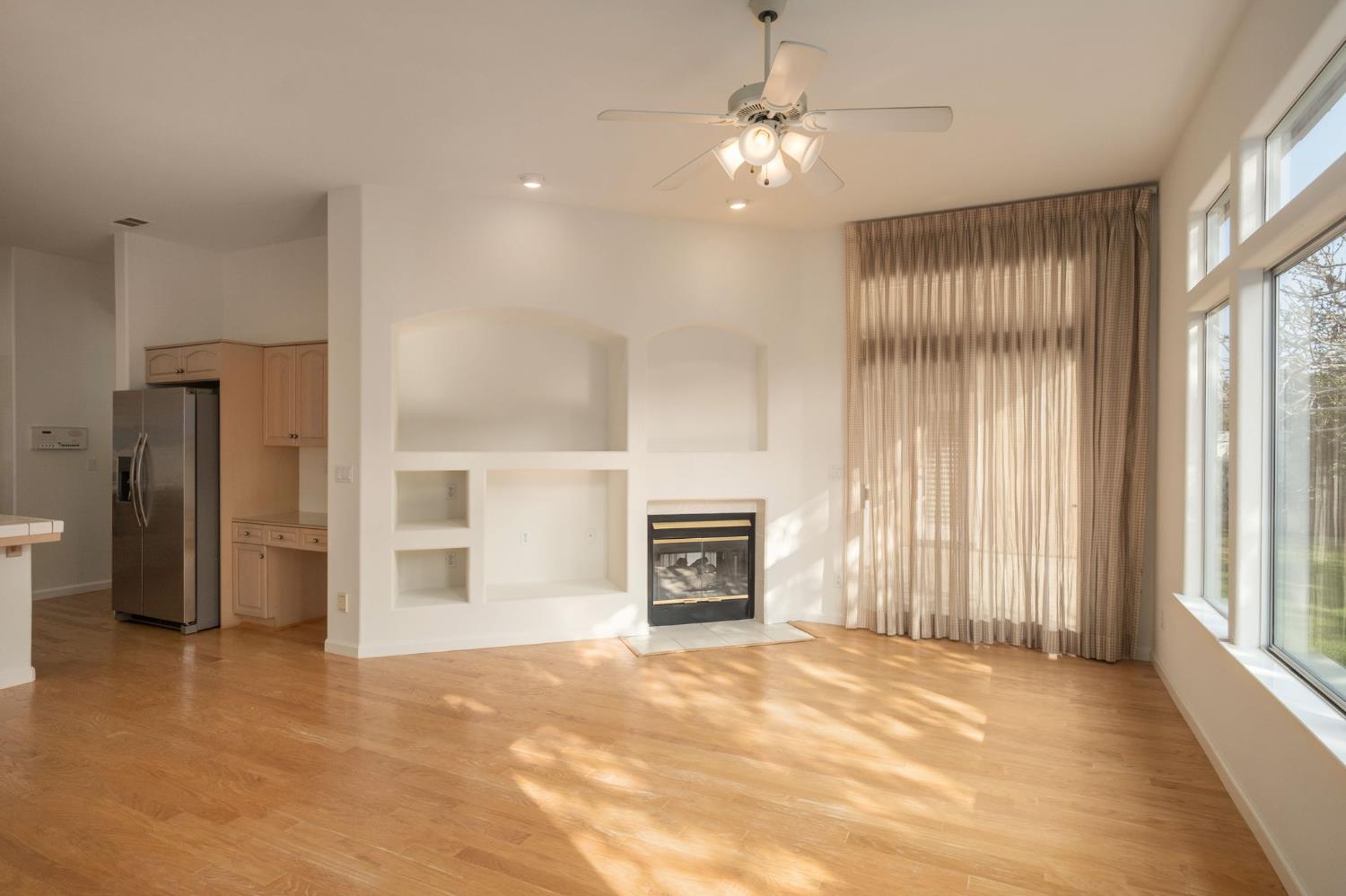 2151 W Via Le Fontane, Fresno, CA 93711