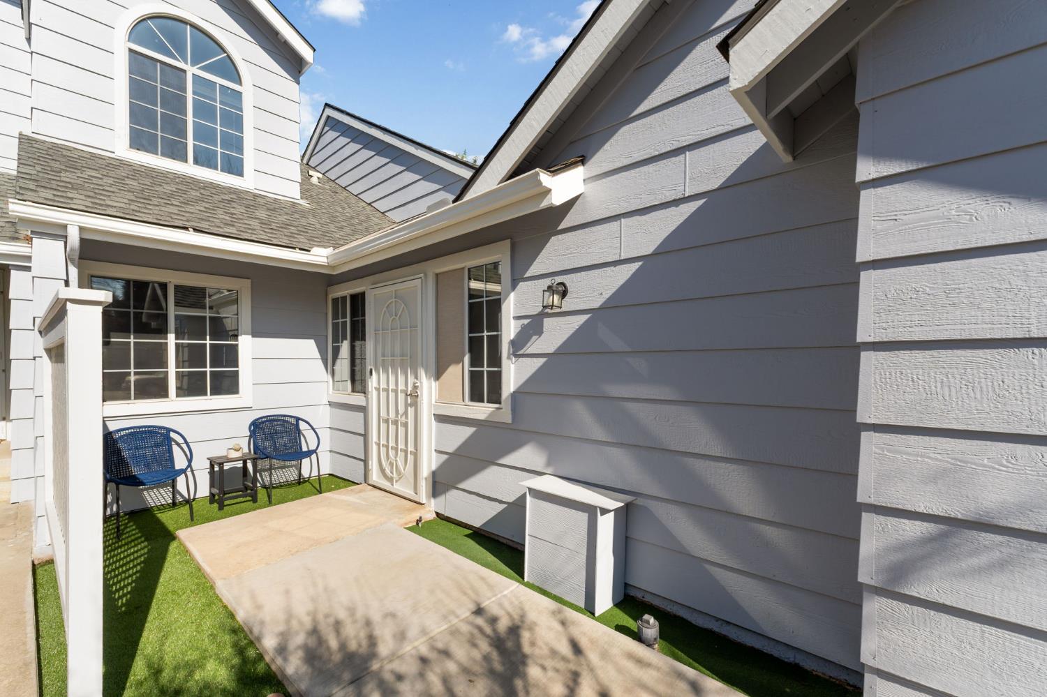 7572 N Millbrook Ave, Fresno, CA 93720